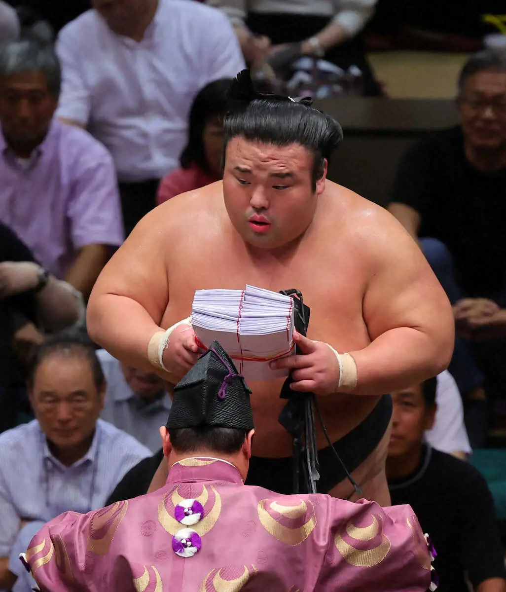 【画像・写真】新大関・豊昇龍、2日目で土…北勝富士に先場所優勝決定戦の“リベンジ”許す　カド番・貴景勝は初日