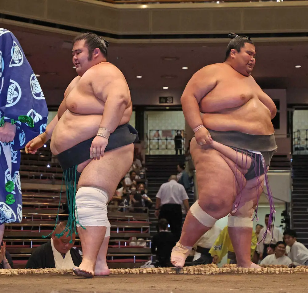 【画像・写真】三段目で超重量級対決　217キロ・高麗の国が252キロ・出羽ノ城に勝利「重い相手は久しぶり」