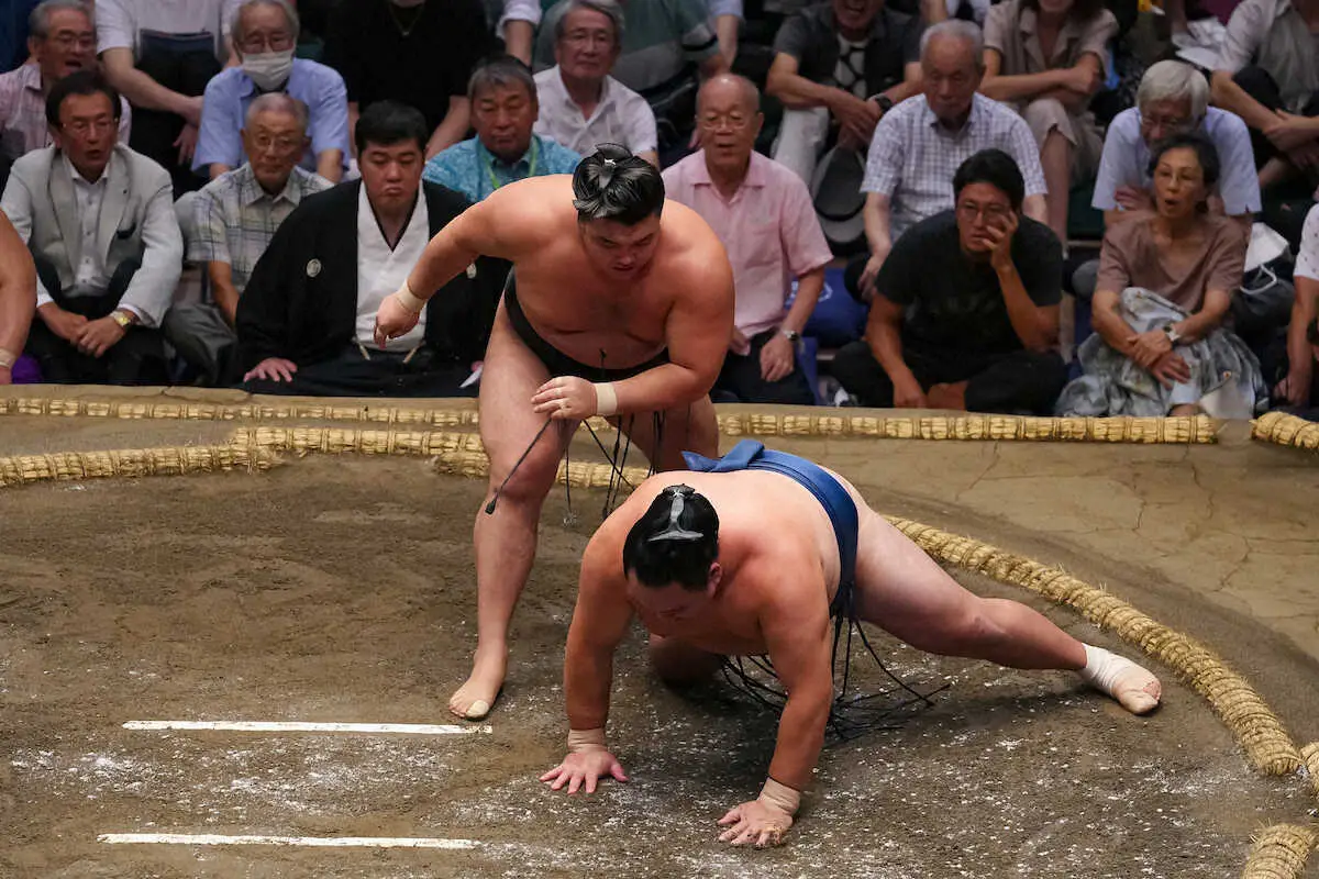 【画像・写真】5連勝中の貴景勝敗戦で“混沌秋場所”　1敗2人、2敗7人の大混戦ムード 大関・霧島は貫禄5勝目