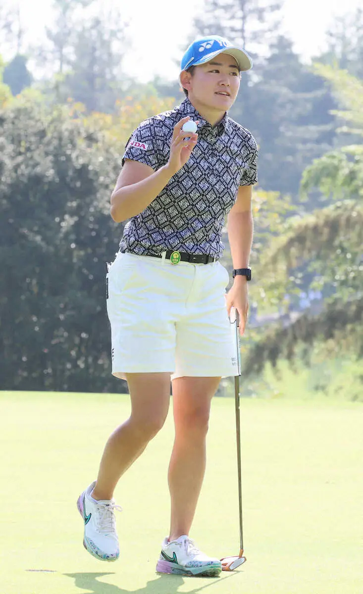 【画像・写真】岩井ツインズ姉・明愛　“アレ”意識せず首位発進　2勝目へ大会コースレコード並ぶ63