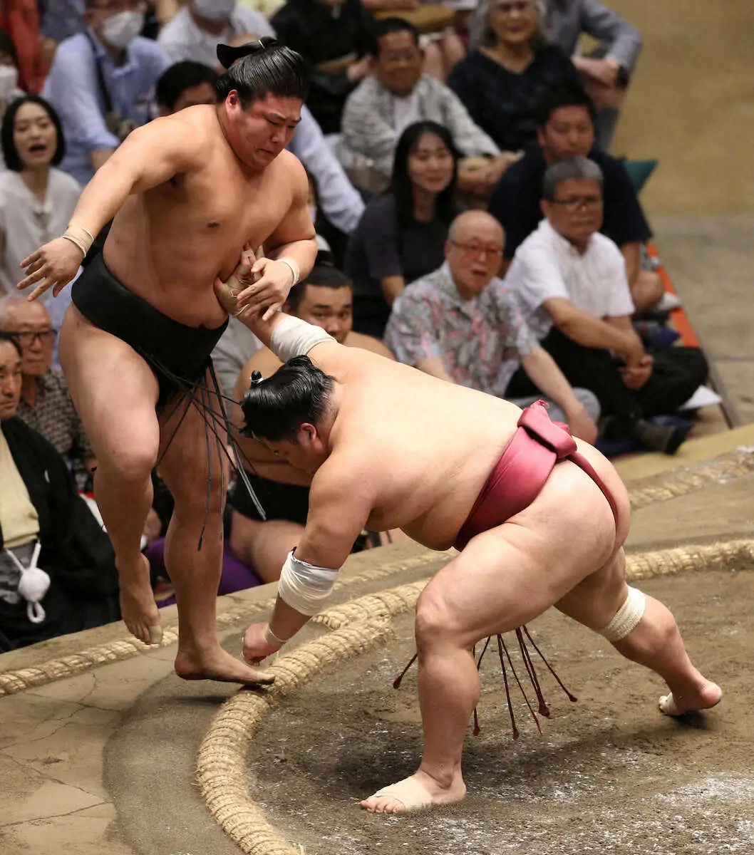 【画像・写真】新大関・豊昇龍が行司差し違えで6敗目　熱海富士と高安が1敗守り首位並走　剣翔だけ2敗キープ