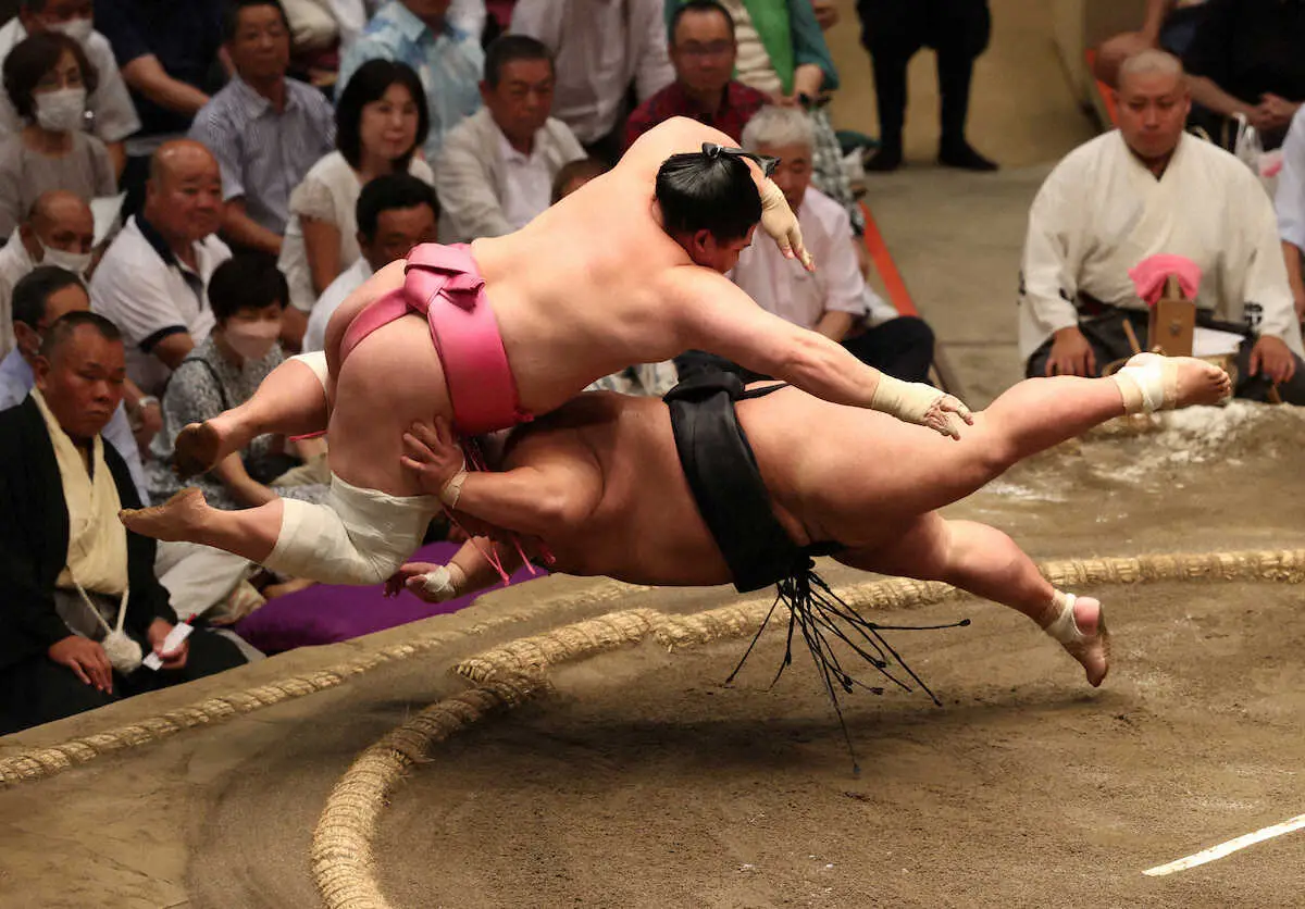 【画像・写真】平幕・熱海富士“1敗直接対決”制し単独トップ　貴景勝7勝目でカド番脱出「王手」　豊昇龍は連敗ストップ