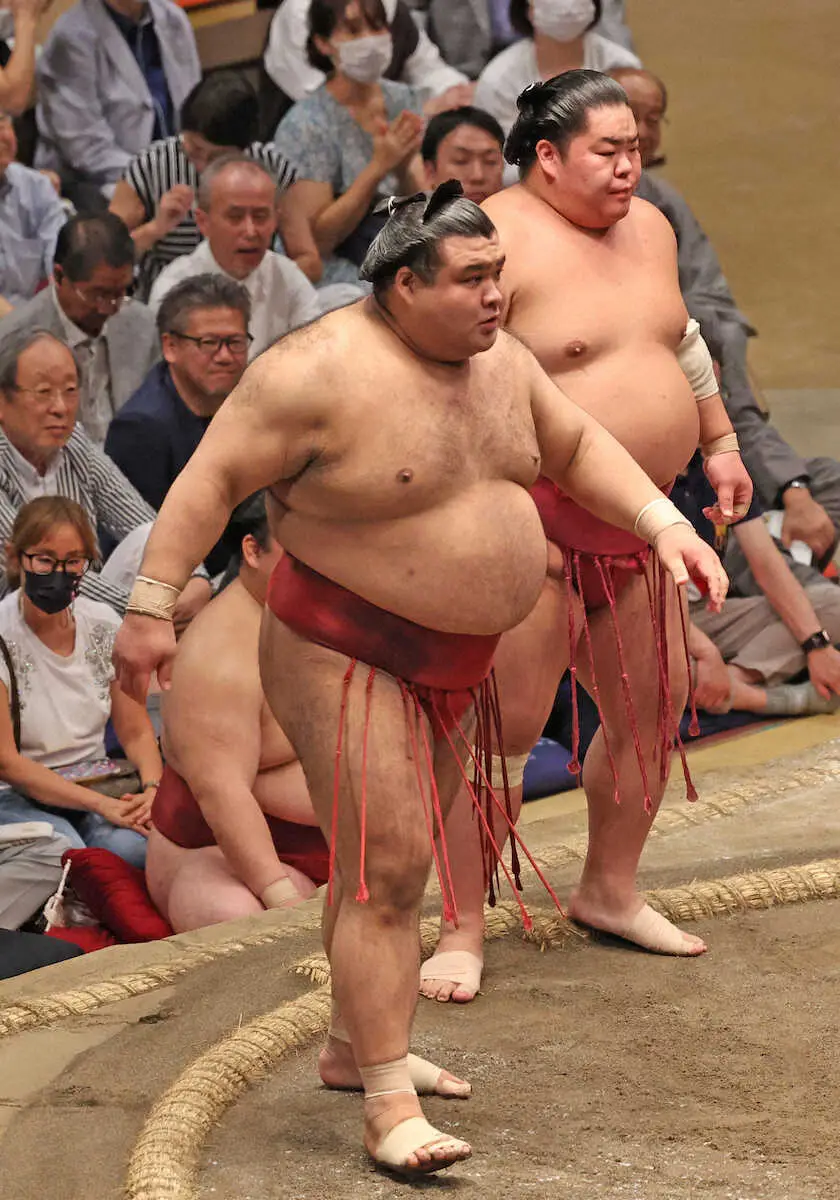 【画像・写真】熱海富士、役力士初挑戦で豪快上手投げ！1敗で単独首位キープ　高安敗れて2敗消えた　貴景勝カド番脱出