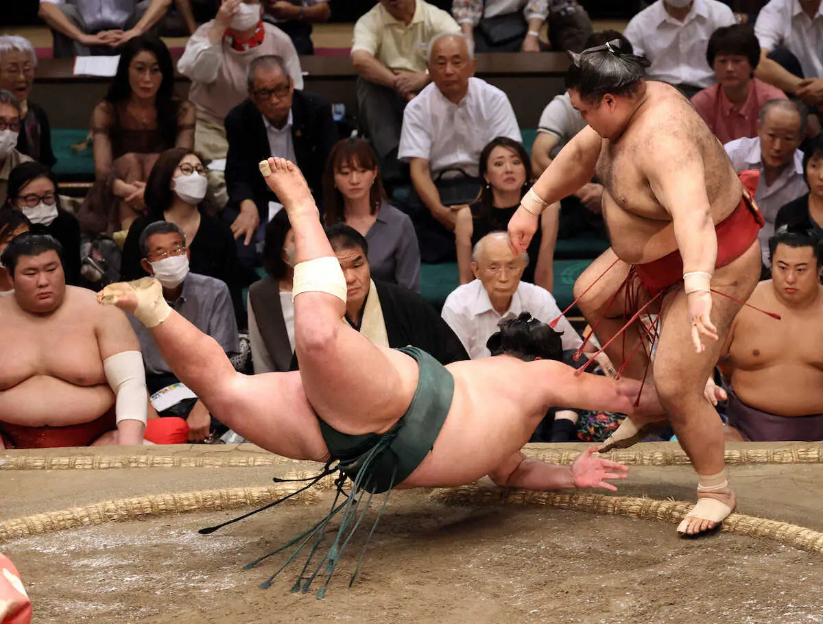 【画像・写真】【玉ノ井親方　視点】高安1差も気になる相手を押し切れない相撲　残り3日出せる力を出し切る覚悟で