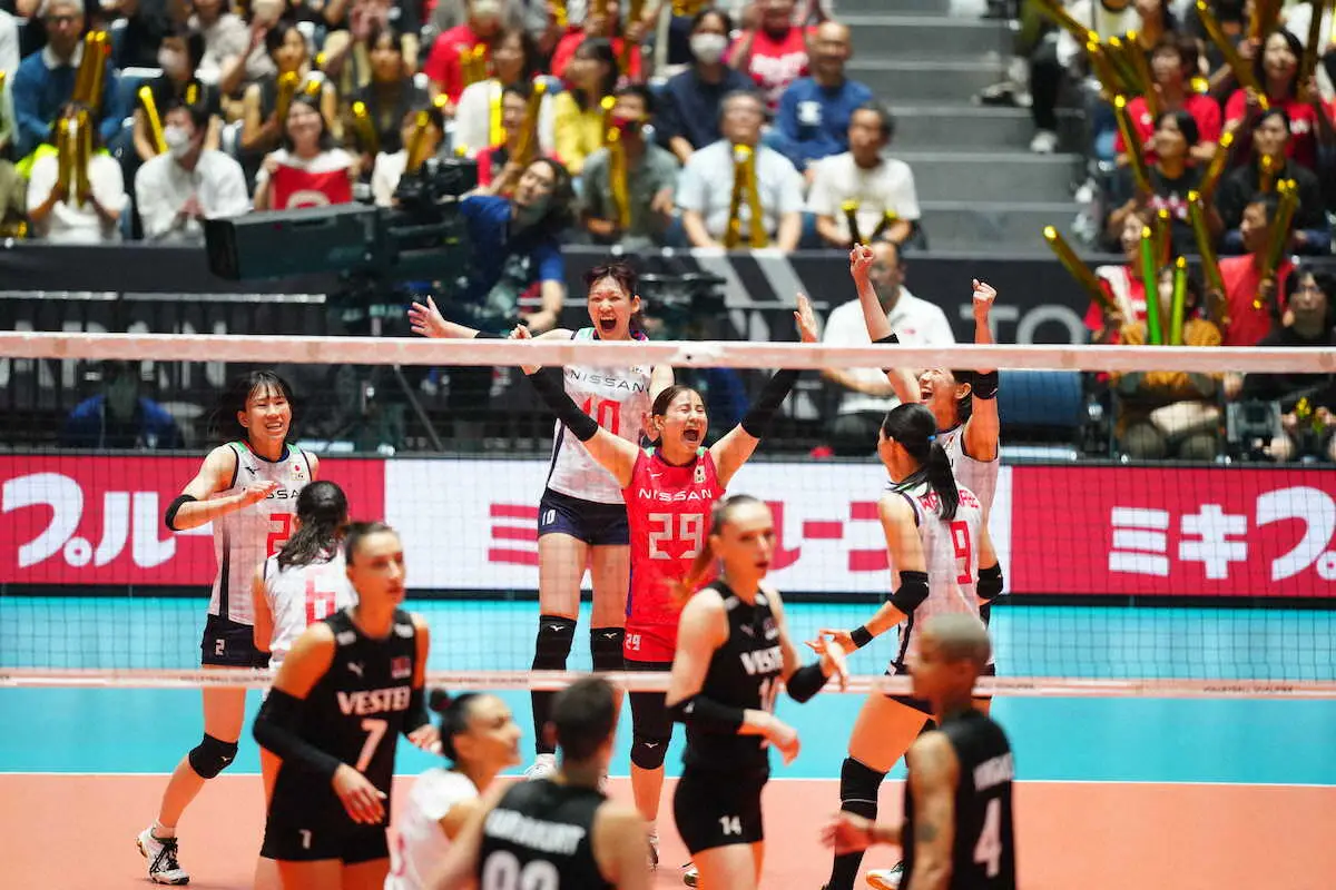 【画像・写真】【バレー五輪予選】日本女子が今大会初失セットで1―1　トルコと全勝対決　3―1以上の勝利で五輪決定