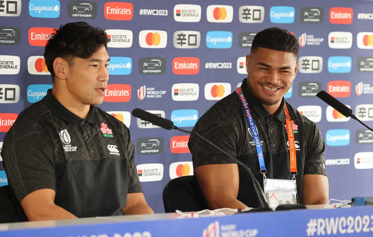 【画像・写真】会見するフィフィタ（右）と中村（撮影・篠原岳夫）