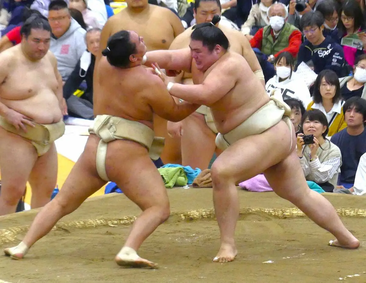 【画像・写真】【伊勢原巡業】王鵬「立ち合いが課題」豊昇龍との三番稽古で収穫　大勝ちして本場所での再戦目指す