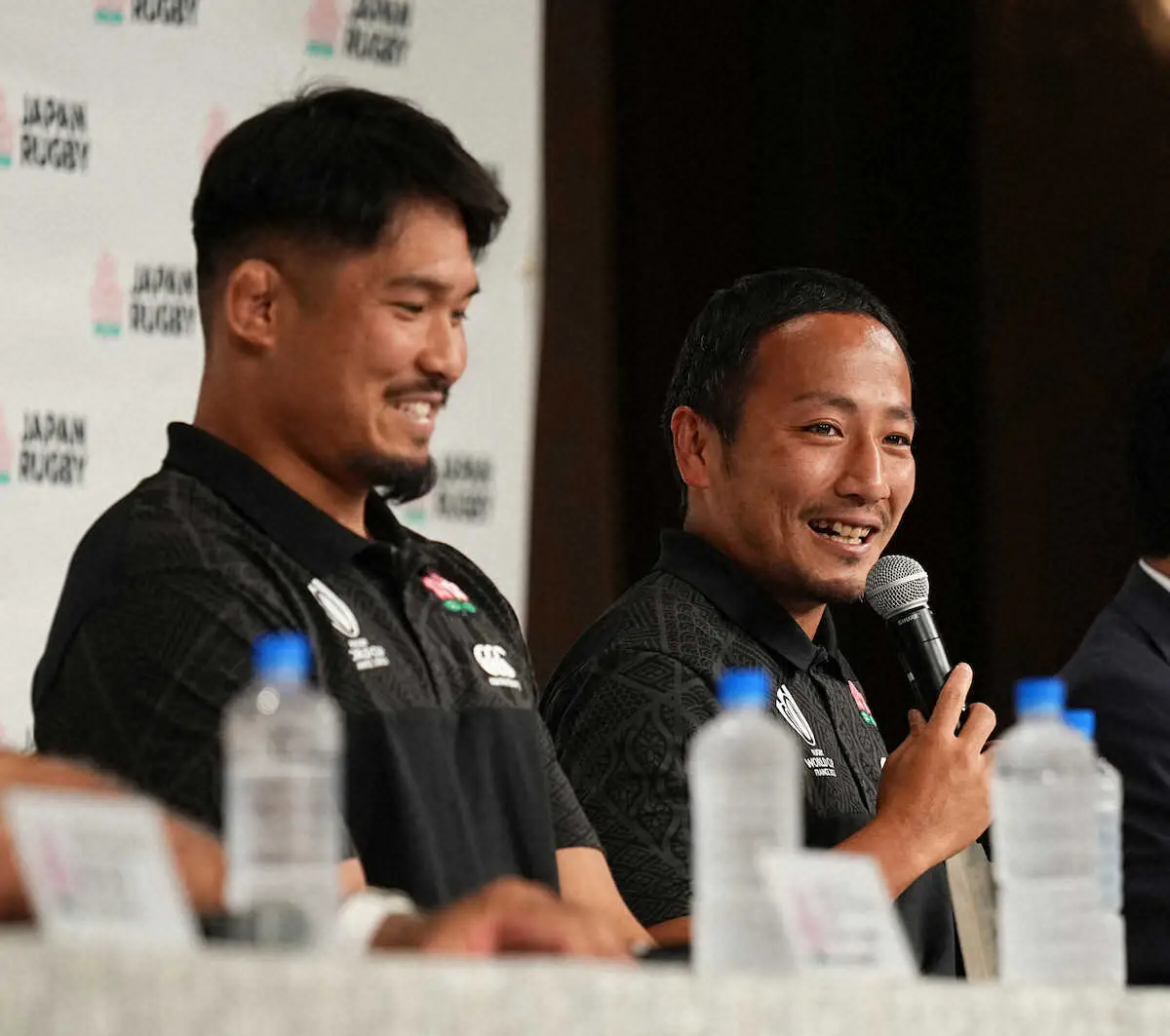 【画像・写真】ラグビー日本代表帰国会見　流は改めて引退表明　姫野主将「もっと強くなりたい」