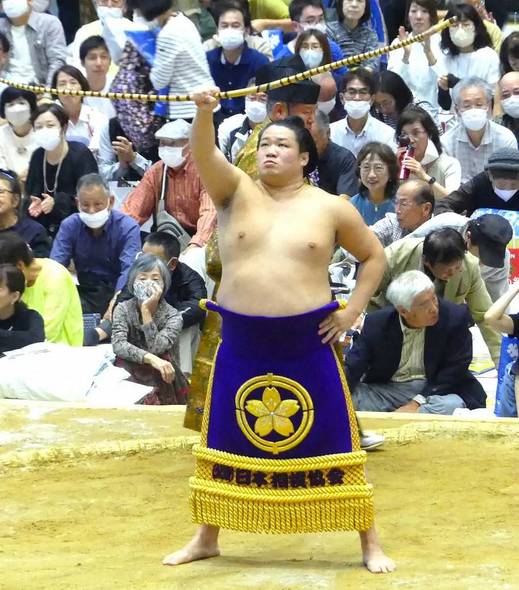 【画像・写真】【焼津巡業】三島市出身・栃幸大が弓取りを披露「声援うれしかった」両親の前で堂々の大役
