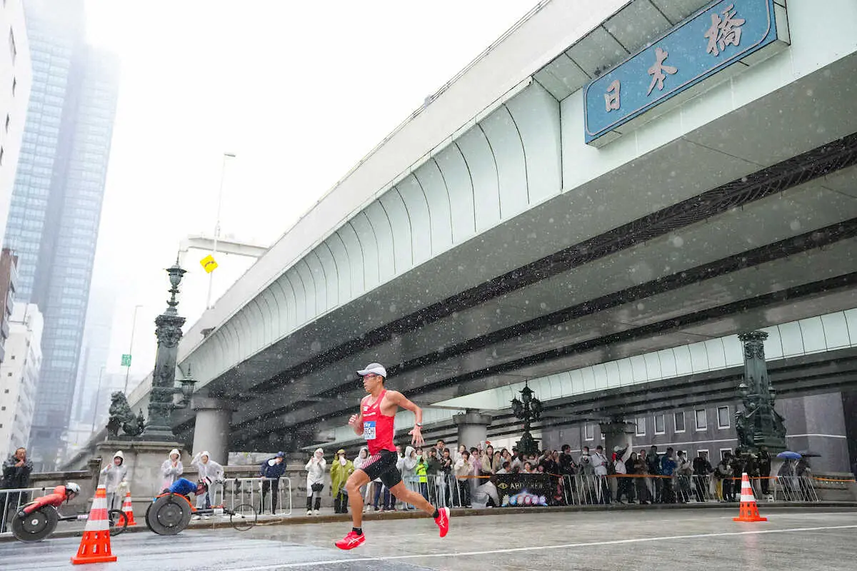 【画像・写真】【MGC男子】川内「なめんなよ」得意の悪天候で大逃げ4位　4年後も「40歳で頑張ります」