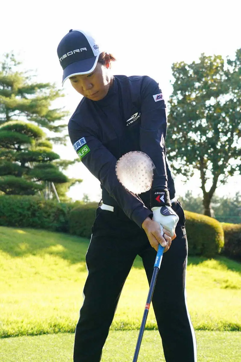 【画像・写真】ベスト69のスポニチ担当記者が学びたい、穴井詩の“飛距離No.1”支える16年続くルーティンとは