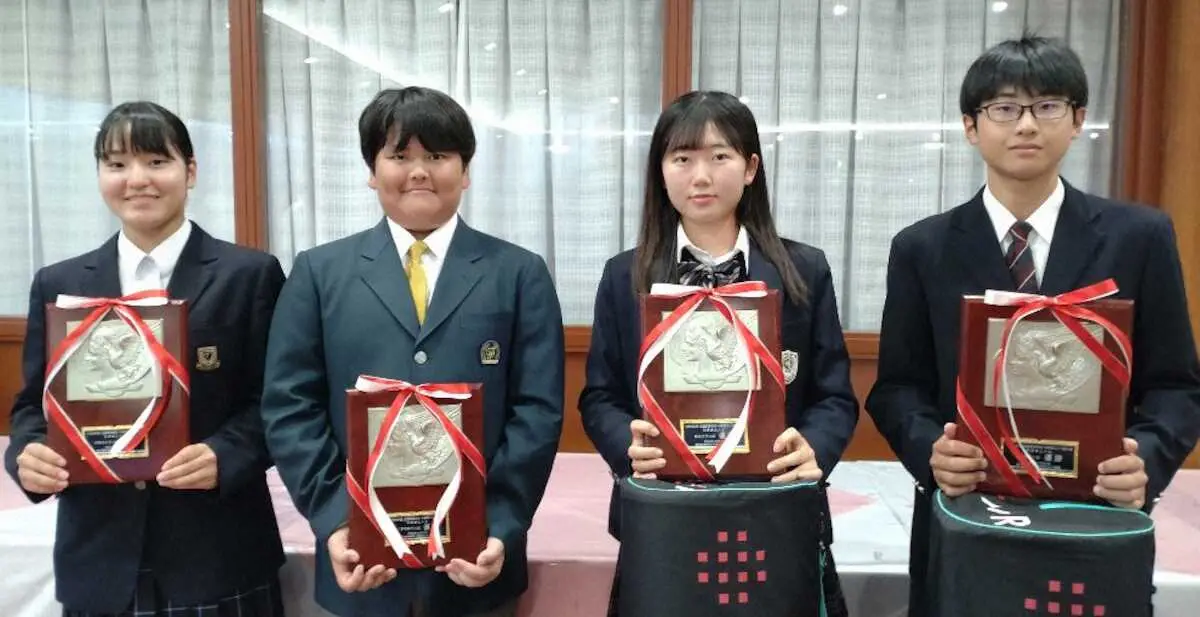 【画像・写真】高校の男子は佐々木、女子は柴崎がV　中学の男子は織田、女子は寺本が制した