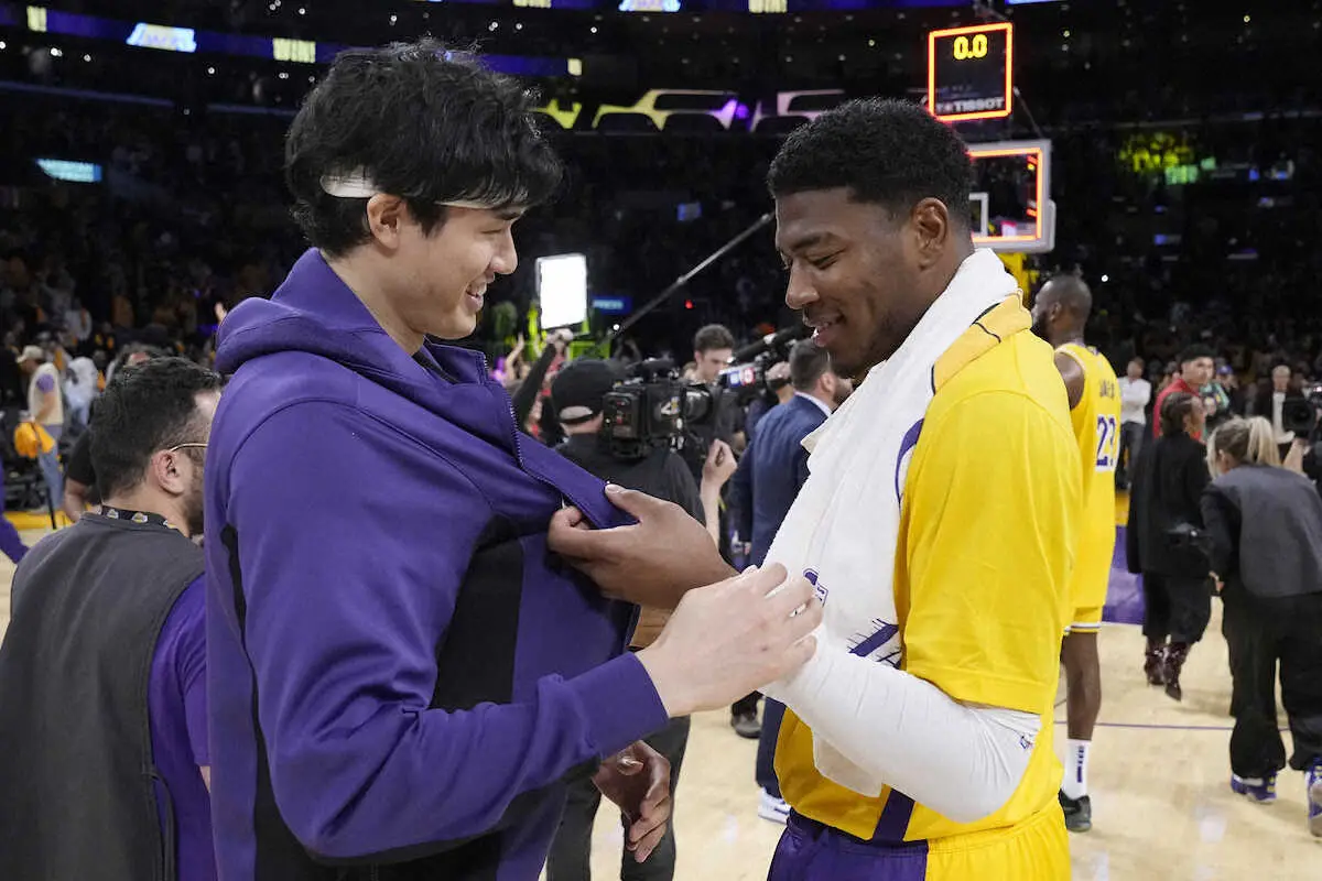 【画像・写真】NBA　今季初日本人対決はレイカーズ八村塁に軍配　サンズ渡辺も途中出場　ともに消化不良