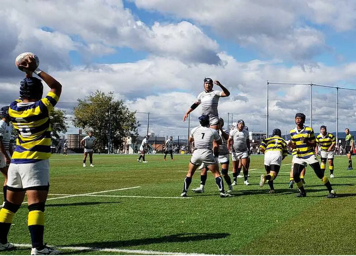 【画像・写真】初の花園出場を目指す関大北陽は初戦の準々決勝で天王寺に101―0で大勝。準決勝へ駒を進めた（左側、白ユニが関大北陽）
