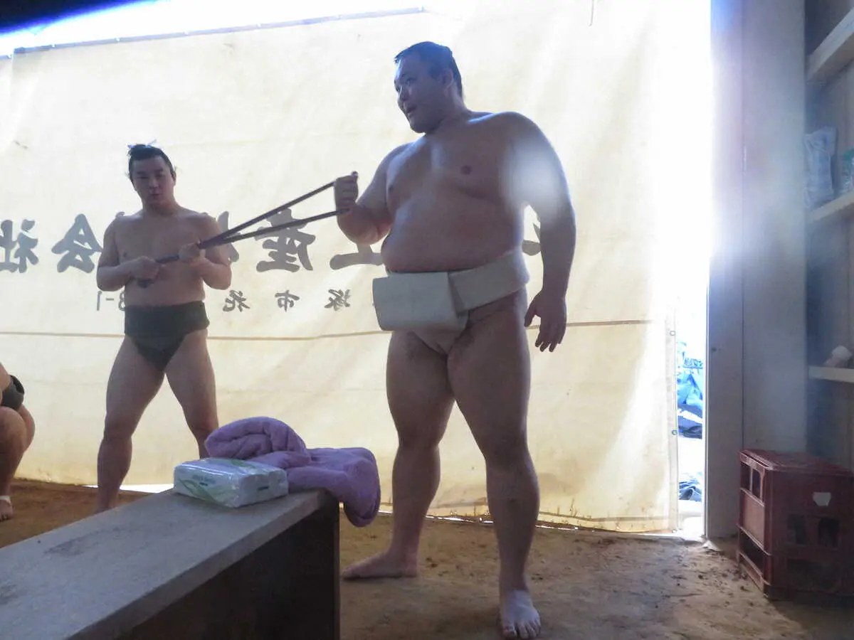 【画像・写真】朝乃山　九州場所へぶっつけ本番を覚悟　「出るつもりです」　病院では松葉杖の使用を勧められるも…