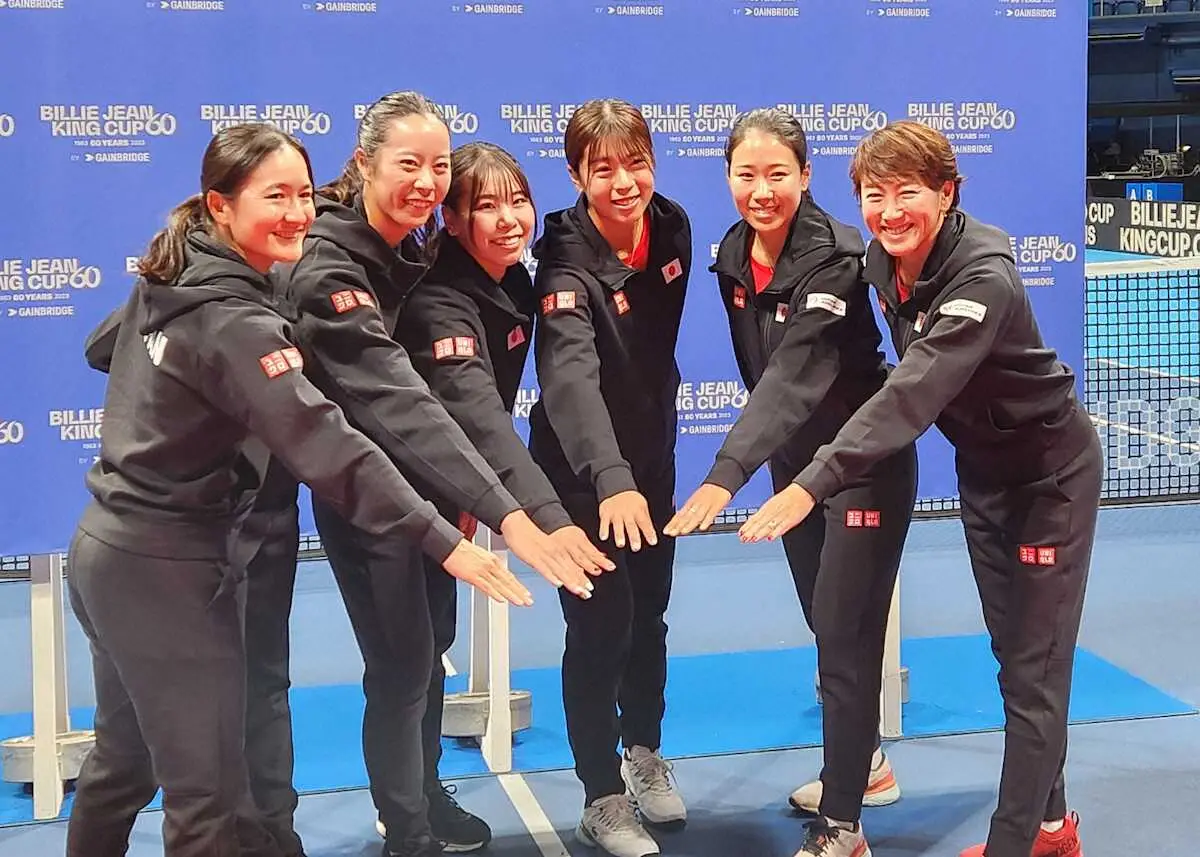 【画像・写真】テニスBJK杯　不敗継続中の日本代表・杉山愛監督　国内初戦へ挑む