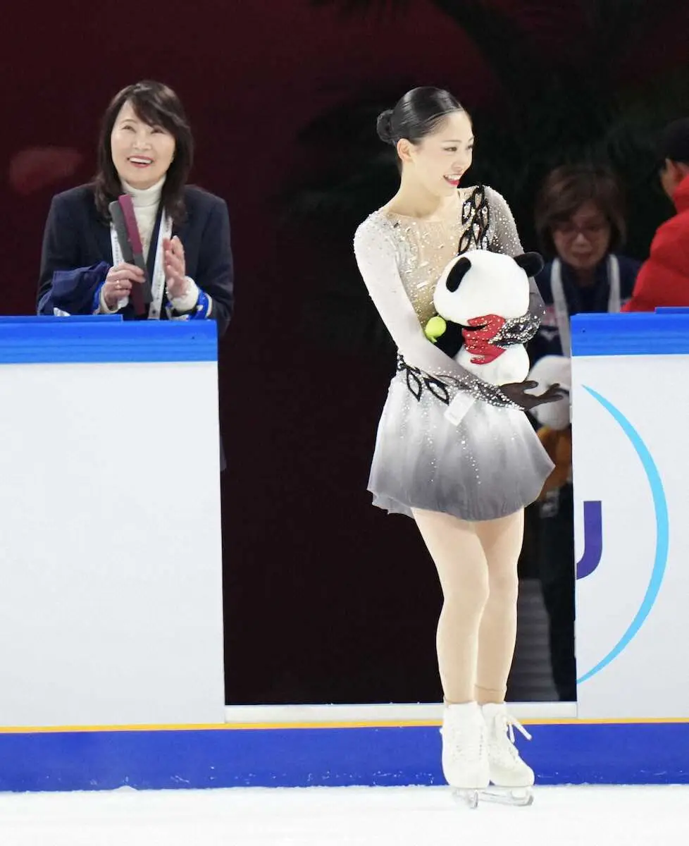 【画像・写真】吉田陽菜、中国杯でGP初優勝　3回転半挑んで逆転203・97点　渡辺倫果は準優勝