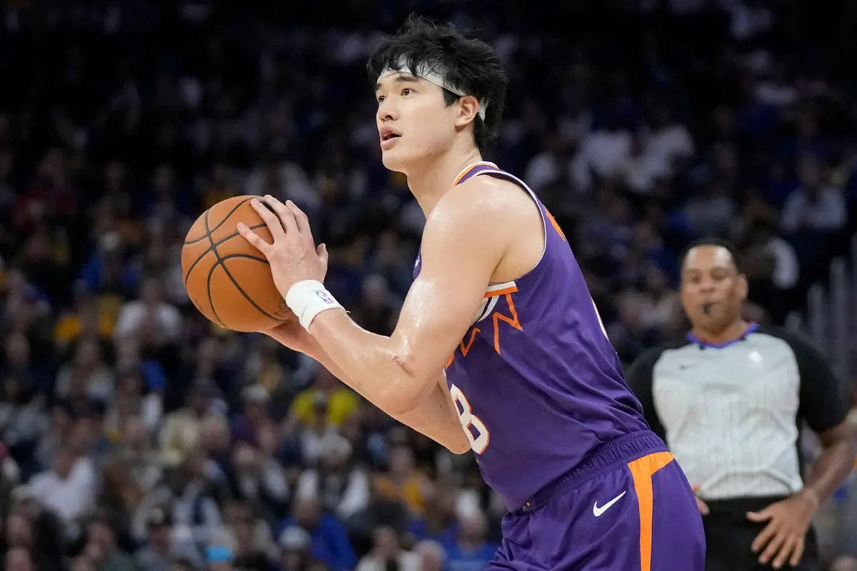 【画像・写真】渡辺雄太　10試合連続途中出場で5試合連続の3P成功！前半は3得点1A　サンズも5点リード
