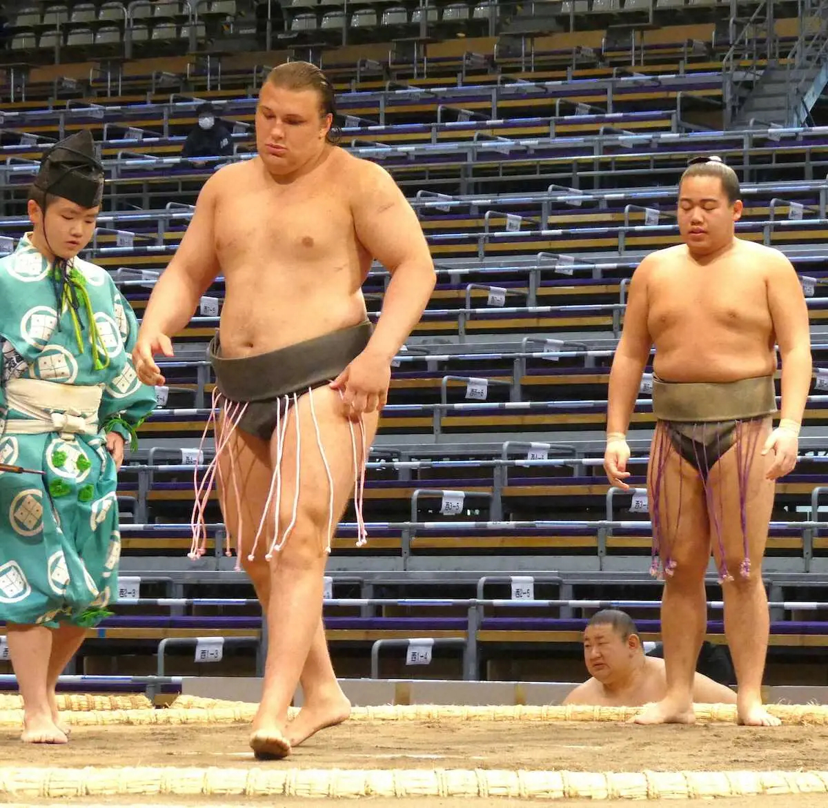 【画像・写真】ウクライナ出身の序ノ口・安青錦が師匠の前で今場所の勝ち越し第1号「あと3番頑張ります」