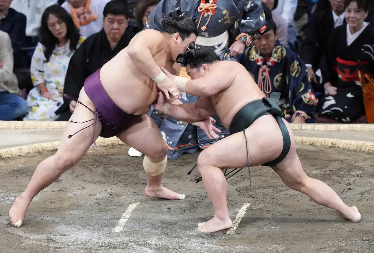 【画像・写真】翠富士が勝ち越し！後輩・熱海富士の快進撃に刺激「応援しているけど自分が上にいたい」