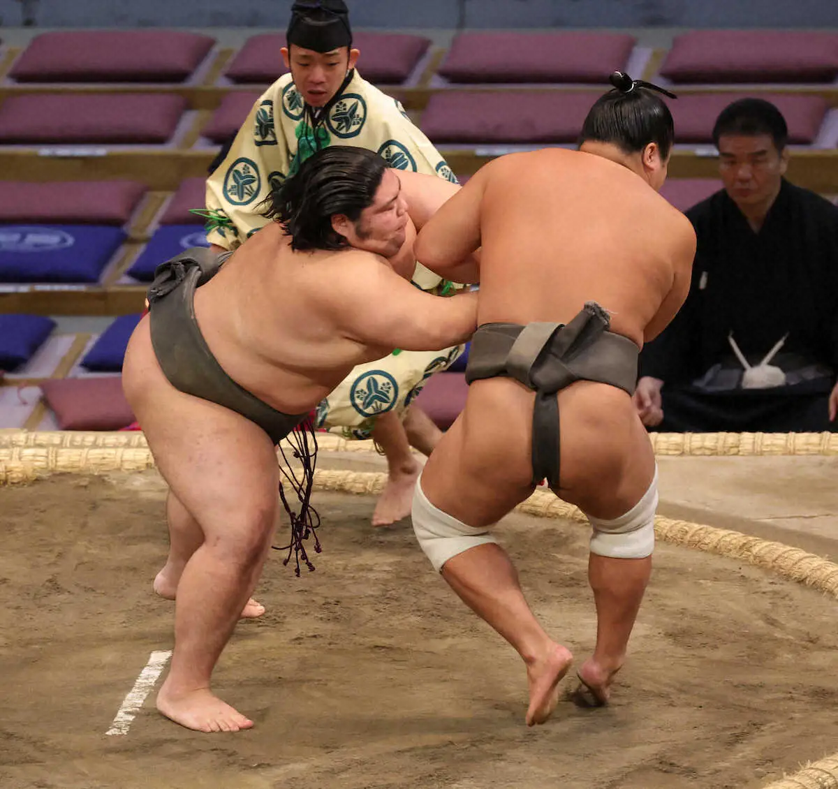 【画像・写真】序二段は日大相撲部出身の城間と一宮工業高ラグビー部出身の大凜山が全勝　千秋楽優勝決定戦へ