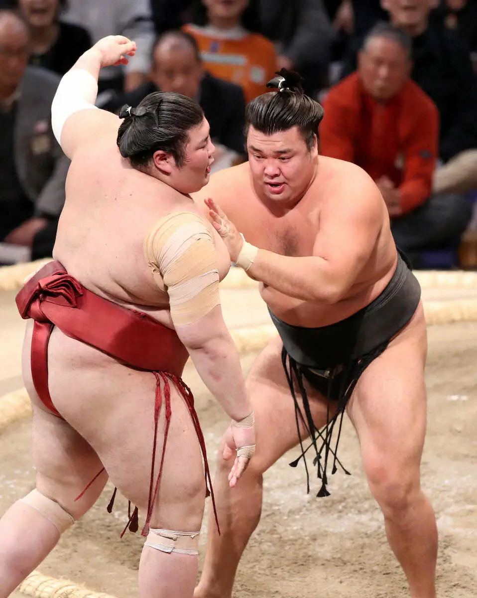 【画像・写真】霧島　自身2度目大関賜杯へ王手　熱海富士との2敗対決制した　今年61勝目初の年間最多勝確定