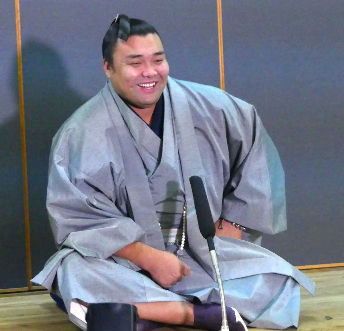 【画像・写真】【霧島優勝一夜明け会見】「親方のおかげで自分の人生変わった」横綱の存在は「神様」