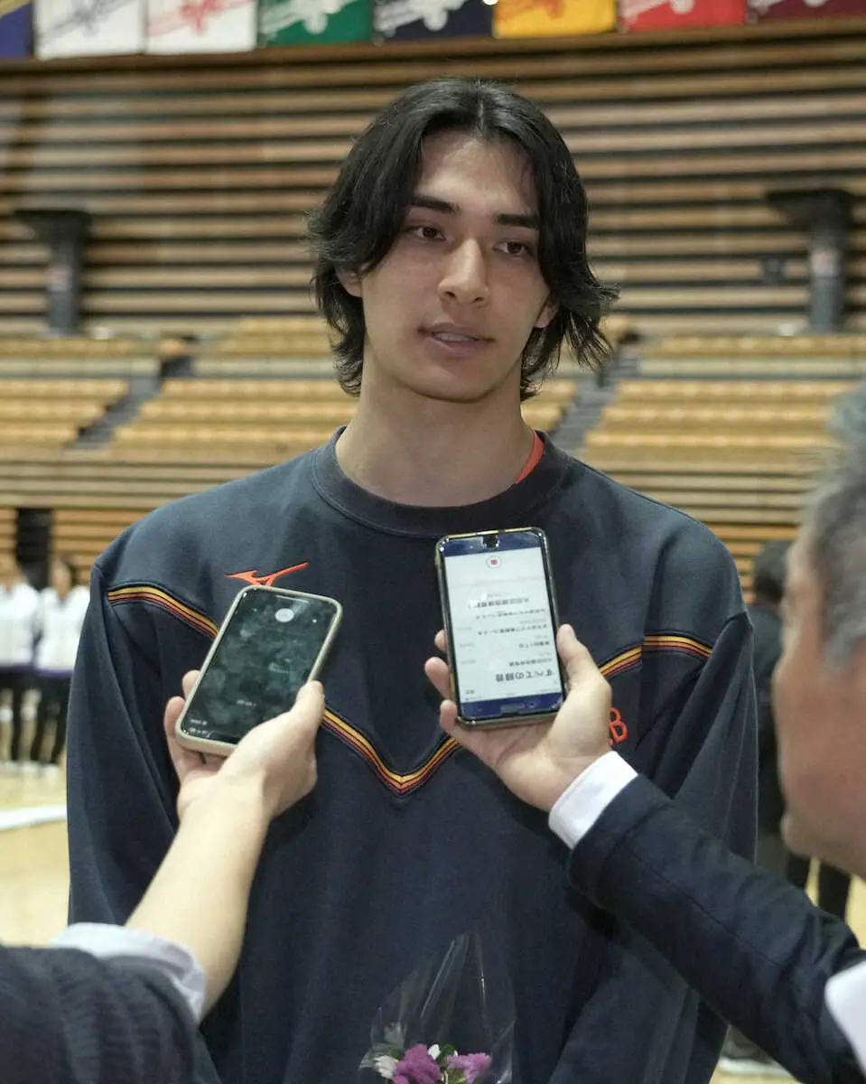 【画像・写真】専大・甲斐「上位を目指す」法大・高橋「レベルの高いチームに勝つのが目標」バレー全日本インカレ開会式