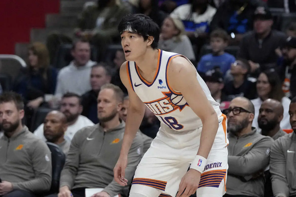 【画像・写真】渡辺雄太　古巣ラプターズ戦に第1Qから途中出場も…前半は3P決めきれず1得点　サンズは7点リード許す