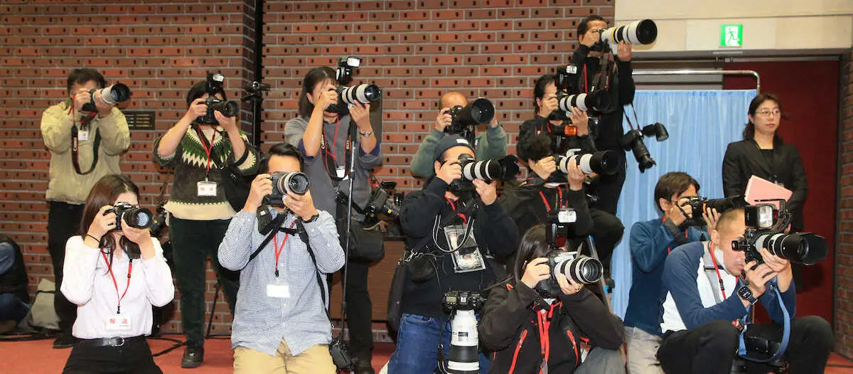 【画像・写真】日大会見、報道陣110人超＆テレビカメラ19台集まる　アメフト部薬物事件めぐり林真理子理事長ら出席