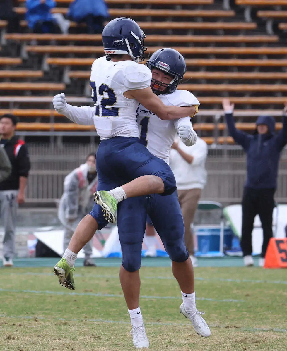 【画像・写真】アメフト阪大　またも「虎フィーバーイヤー」に1部昇格　甲南大下し38年ぶり歓喜