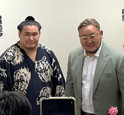 【画像・写真】豊昇龍　叔父・朝青龍とモンゴルで特訓　あっという間に投げられる動画に浜田雅功「いまだに強いん？」