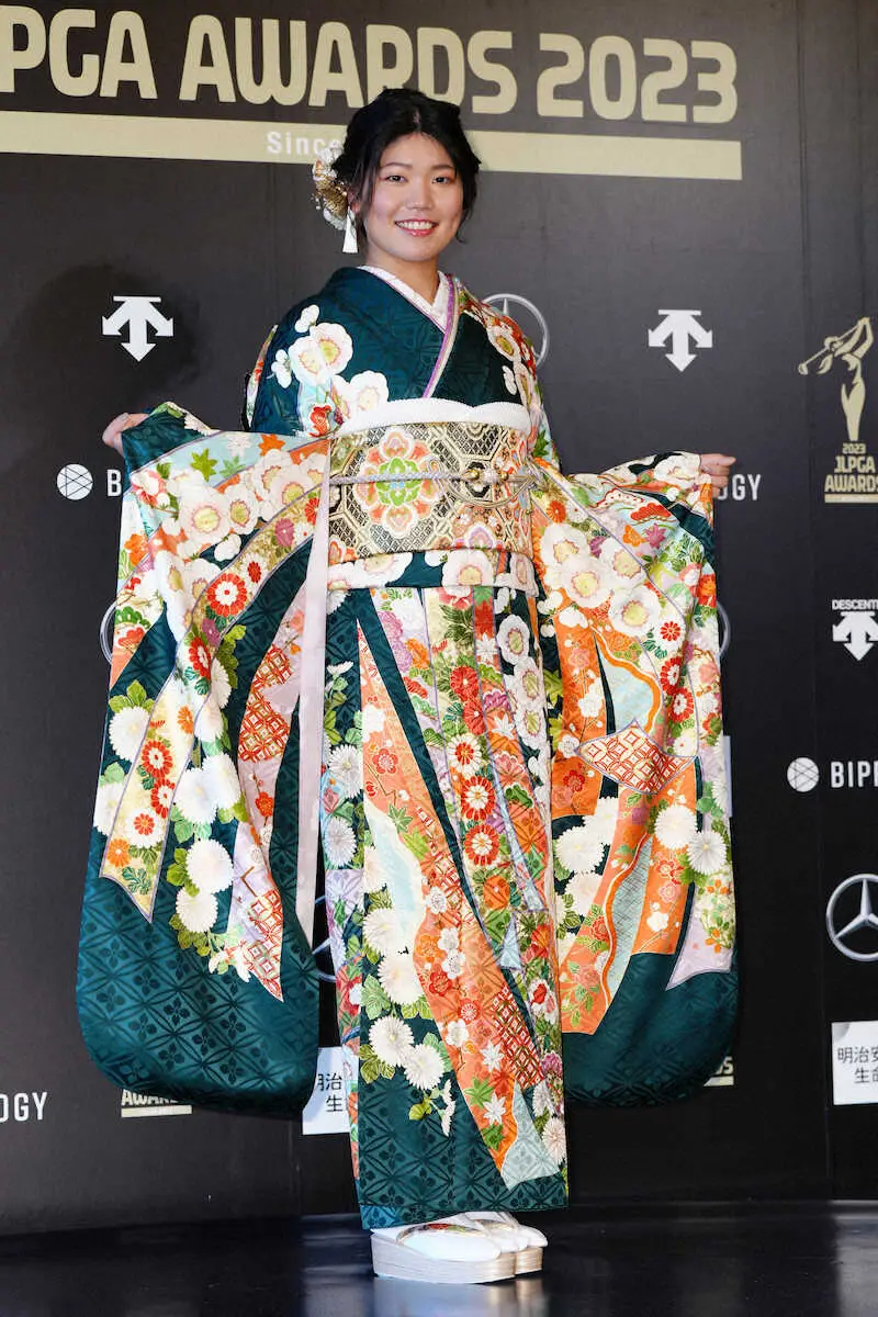 【画像・写真】【JLPGAアワード2023】桜井心那　あでやかな振り袖姿で注目を集めた