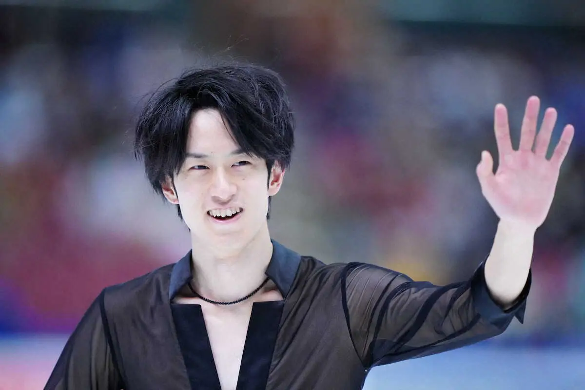 【画像・写真】山本草太、ノーミスで94・58点で2位発進「苦しい日もあった」山田満知子コーチと歓喜の抱擁