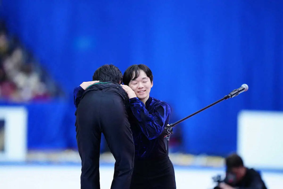 【画像・写真】ランビエル・コーチ　6度目日本一の宇野昌磨をねぎらい「彼は美しい芸術者で美しい心を持っている」