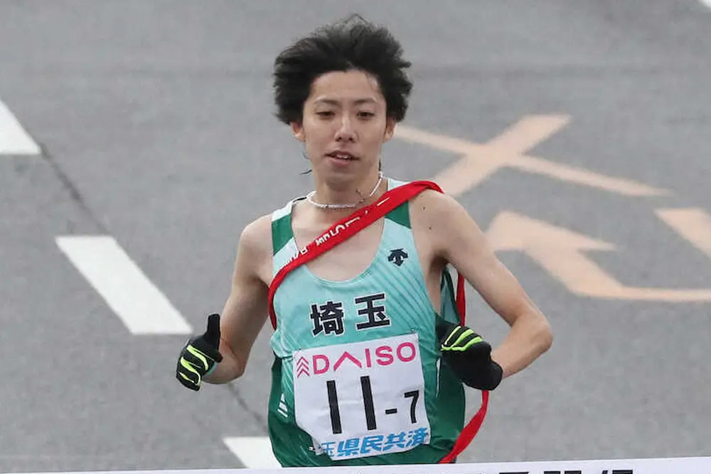 【画像・写真】【ニューイヤー駅伝2区】西鉄・設楽悠太が力走　3区・啓太へ11年ぶり兄弟タスキリレー