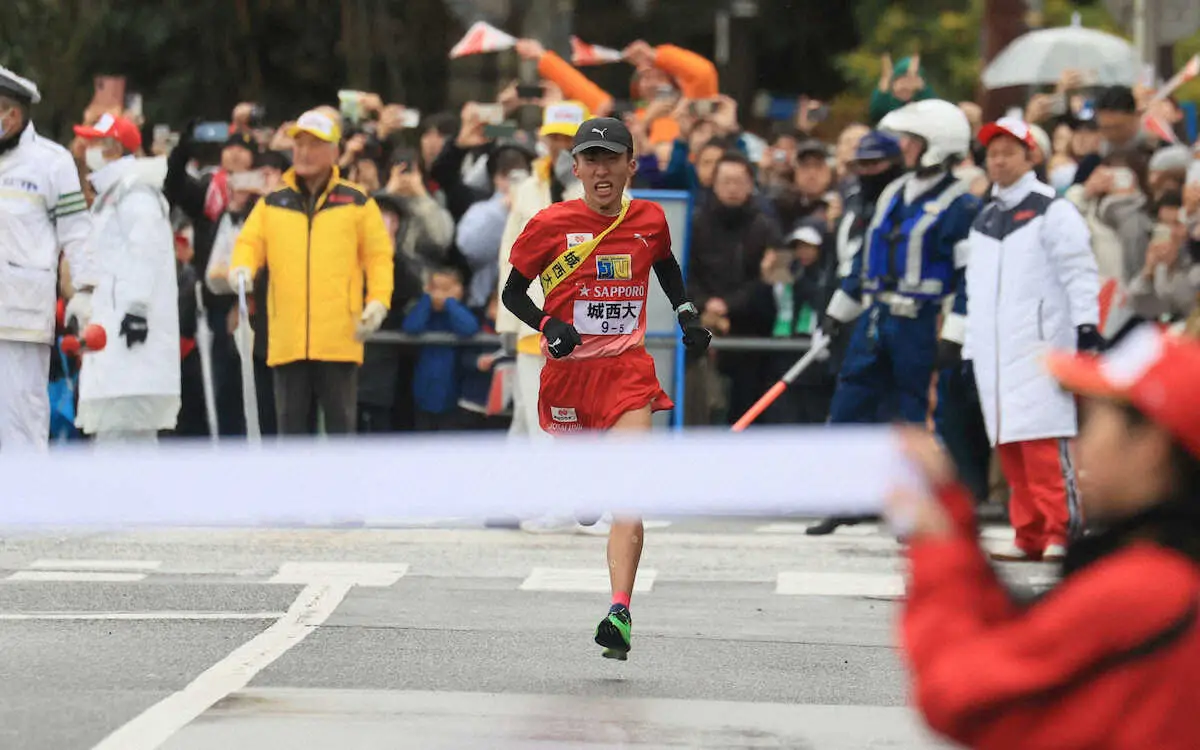【画像・写真】【箱根駅伝】3位城西大　“山の妖精”山本が2年連続区間新　雨中の新伝説　昨年より50秒縮めた