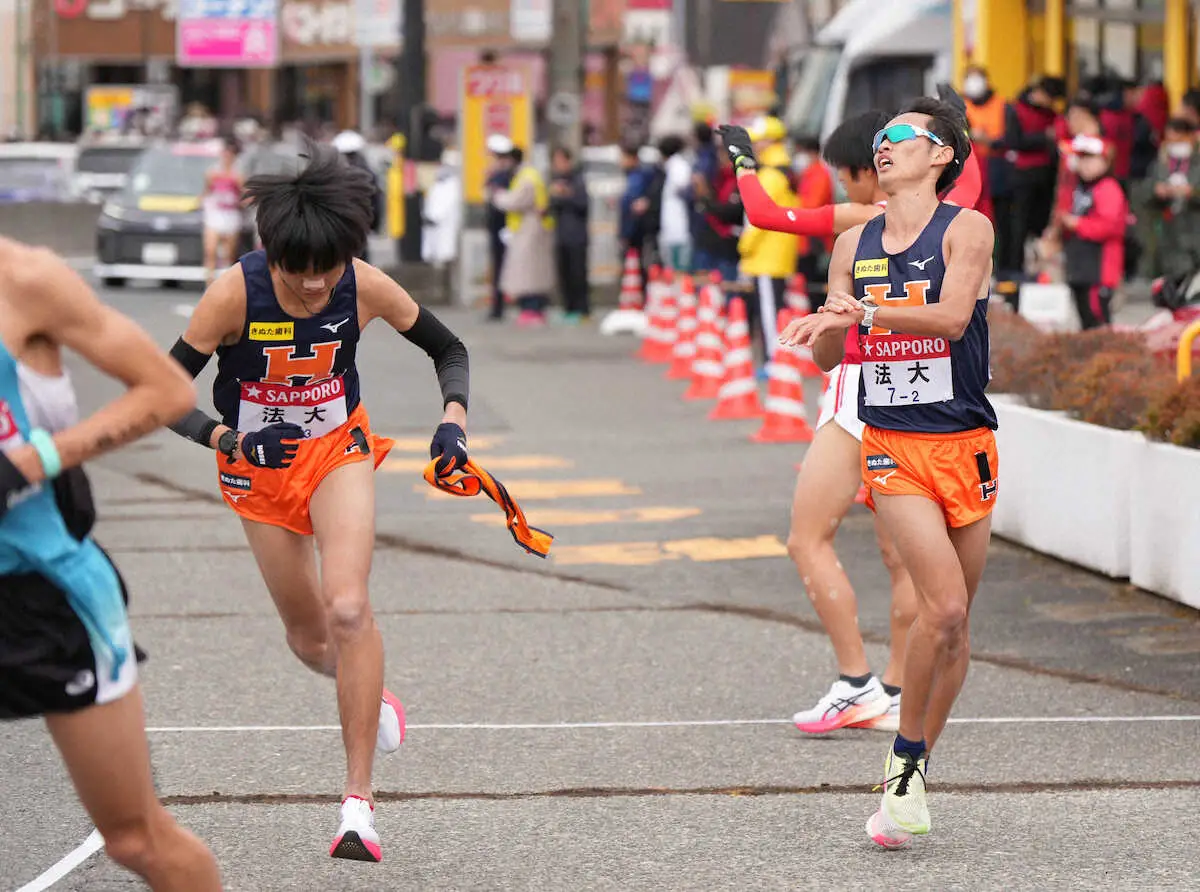 【画像・写真】【箱根駅伝】9位法大　亡き友のために…喪章つけ力走 坪田監督復路は「シードを確実に狙う」