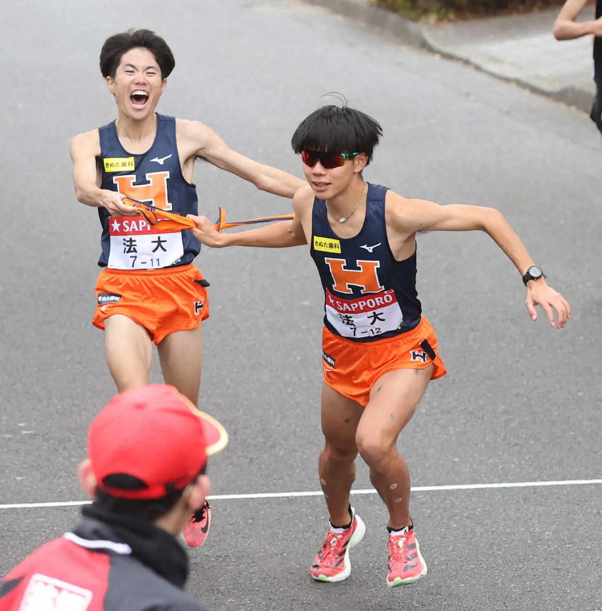 【画像・写真】【箱根駅伝】法大は6位　急逝の友に快走届けた　坪田監督「最後まで一緒に走れたんじゃないかな」