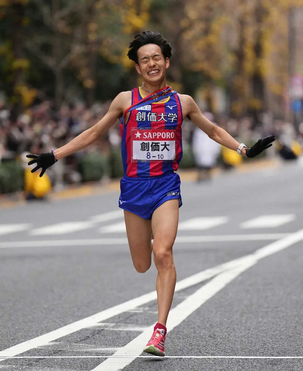 【画像・写真】【箱根駅伝】創価大8位　榎木監督「7区まではうまく流れたが…」　終盤の失速嘆く