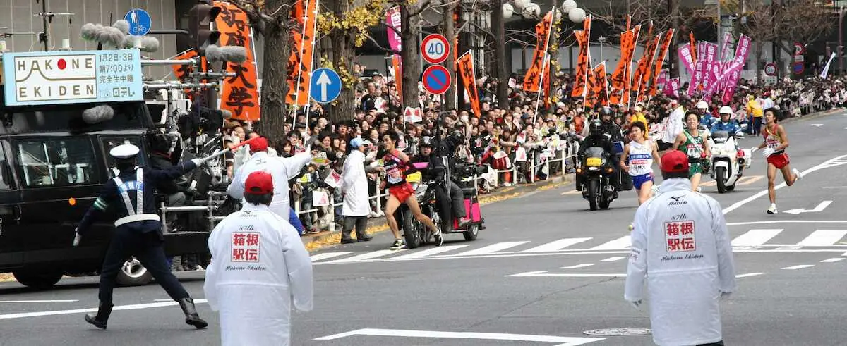 【画像・写真】「魔物でもおるんか」箱根駅伝10区　明大選手あわや…“シン交差点”ギリギリ回避