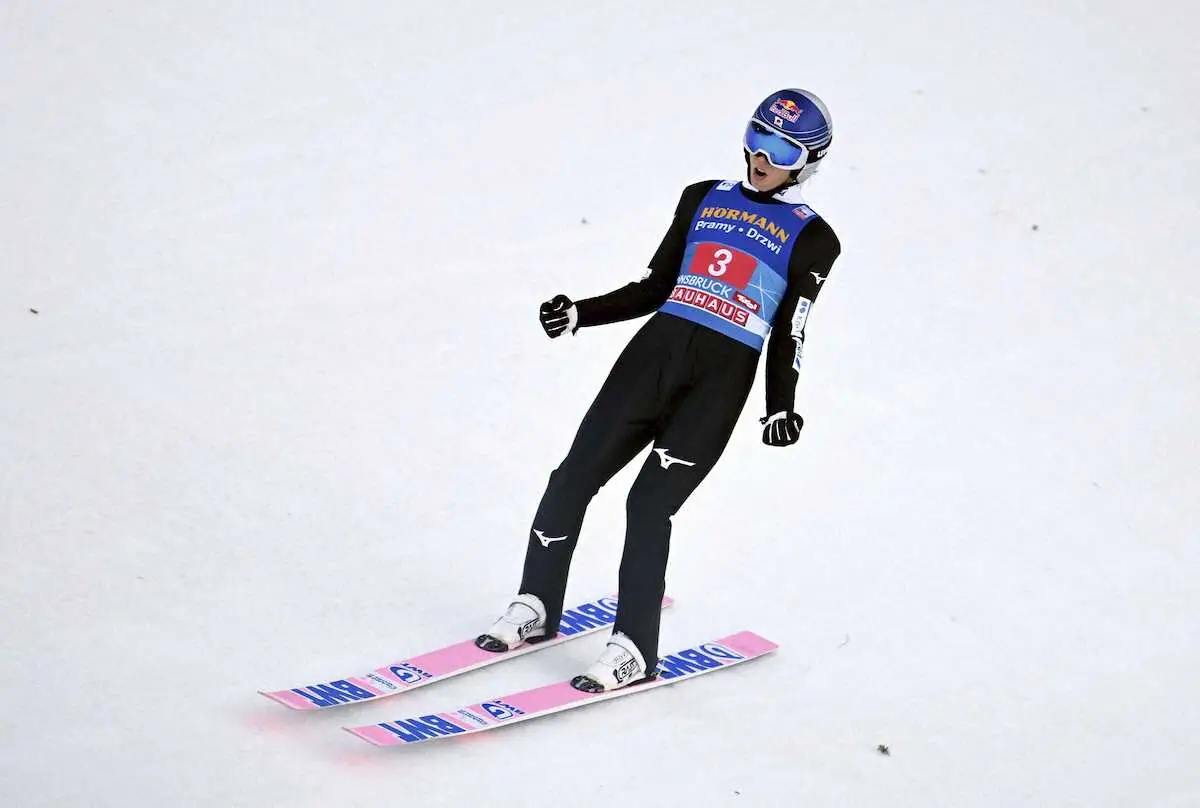 【画像・写真】小林陵侑　3戦連続2位でジャンプ週間総合トップに浮上　風荒れる中でも抜群の安定感