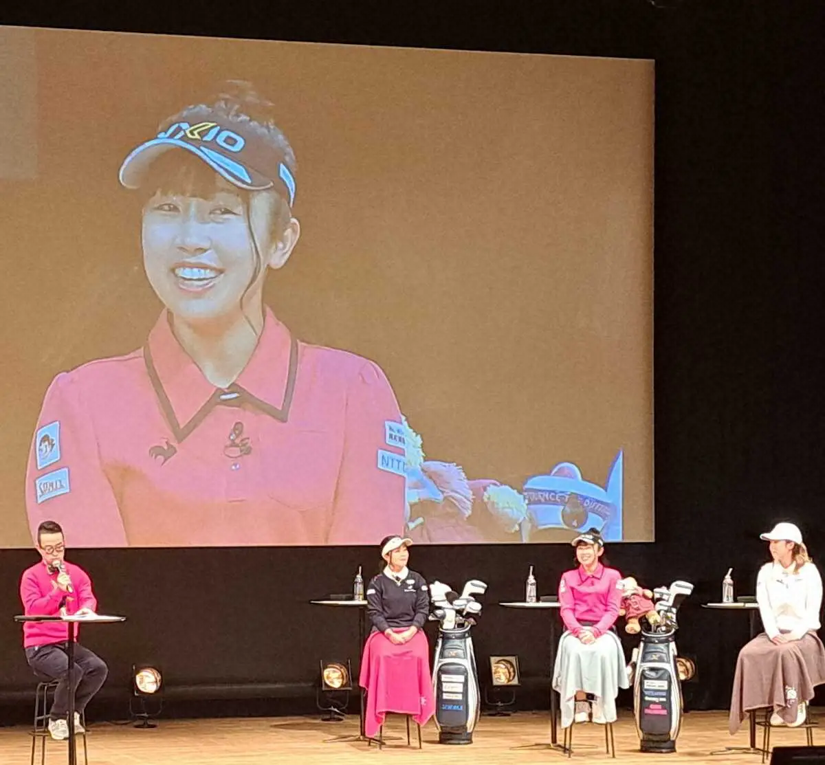【画像・写真】菅沼菜々24年の目標は「年間女王」　女子ゴルファートークショーで宣言