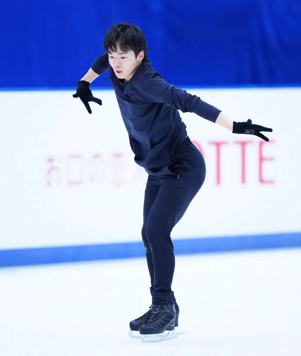 【画像・写真】フィギュア　男子は鍵山が初V　女子は青木が初優勝