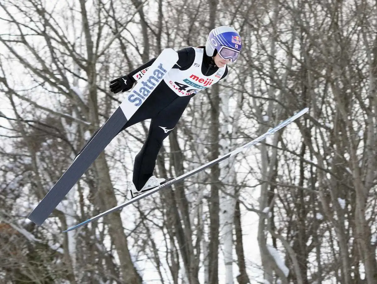 【画像・写真】高梨沙羅　W杯公式練習で131・5メートル大ジャンプ！！今季初の表彰台へ