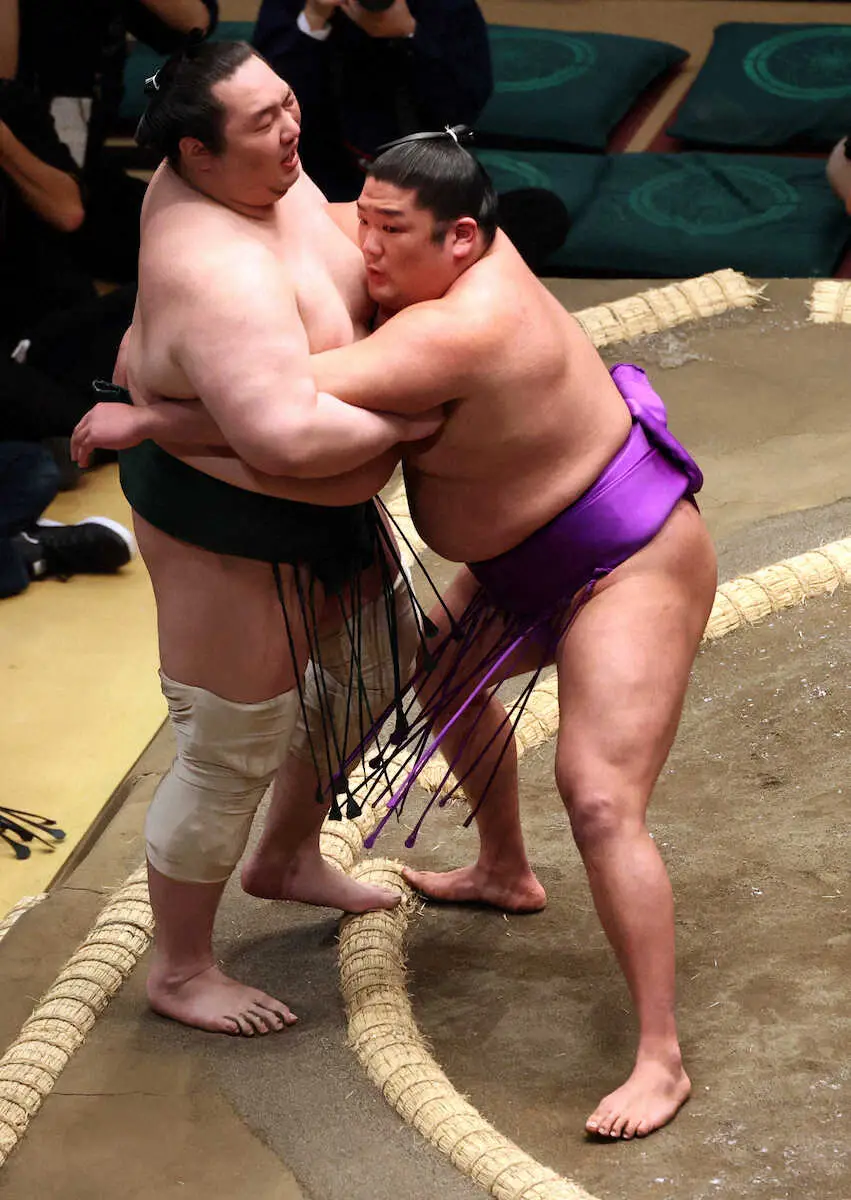 【画像・写真】新十両・尊富士が2秒の速攻で完勝発進　大舞台でも堂々「部屋の稽古の方が緊張するので…」
