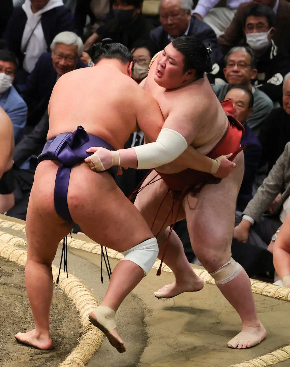 【画像・写真】自己最高位・前頭筆頭の熱海富士は黒星発進　横綱土俵入りで太刀持ち「緊張感が全然違います」