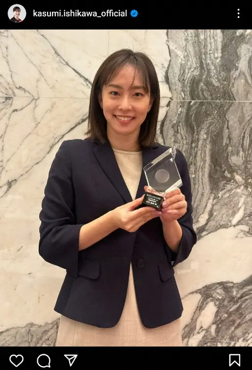 【画像・写真】石川佳純さん　フォーマルファッション披露に「綺麗すぎる」「素敵なレディー」「スマイル最高」