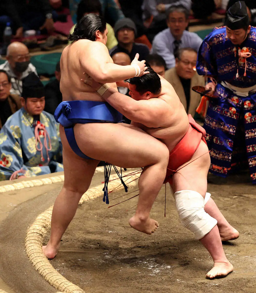 【画像・写真】横綱・照ノ富士　連敗回避で2勝目!3大関は霧島と豊昇龍が無傷3連勝、貴景勝は3日目にして土