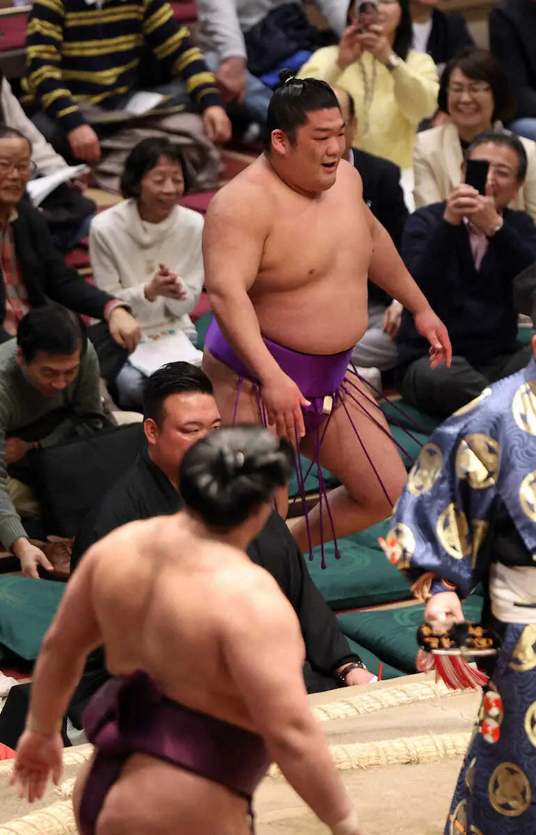 【画像・写真】尊富士、初黒星　新十両記録の10連勝ならず「勝ち急いだ」　鳥取城北高相撲部同期の狼雅に敗れる